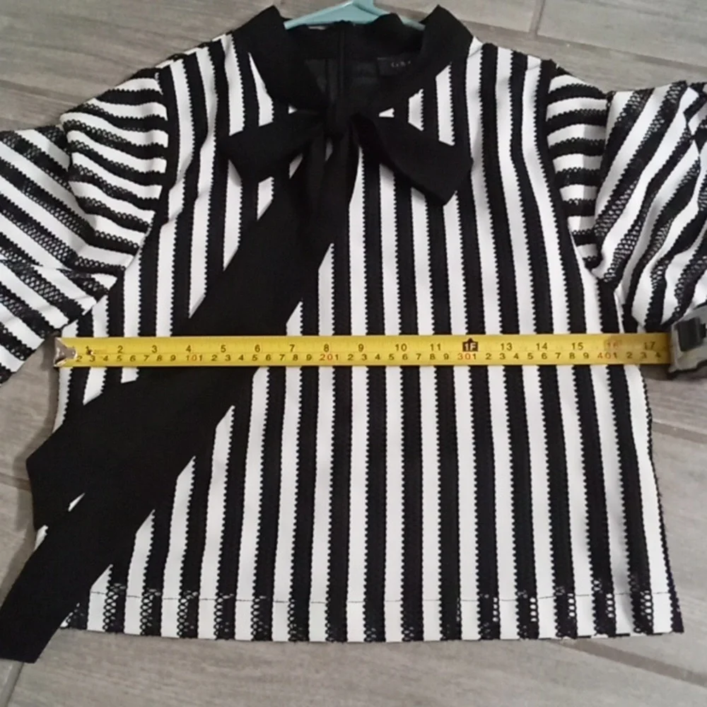Ladies Gracia Black & White Blouse - Picture 6 of 6